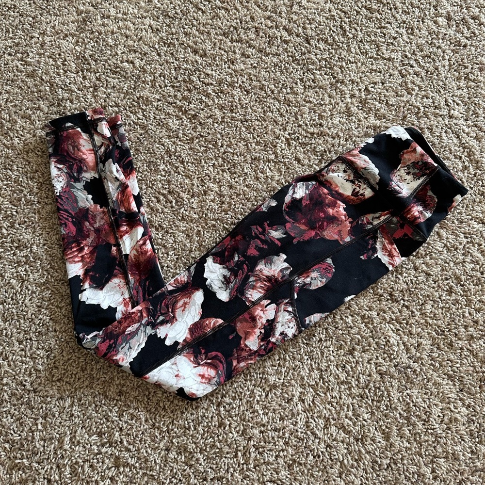 EUC Victoria Sport Floral Leggings